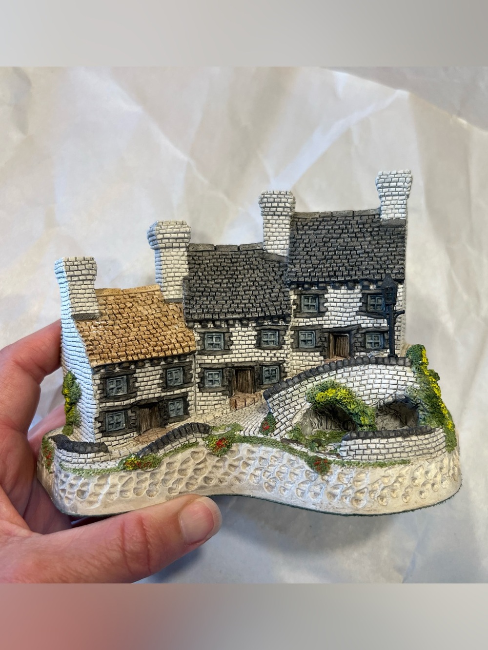 Vintage 1987 David Winter Minor’s Row Hand-Painted Miniature Village Cottages